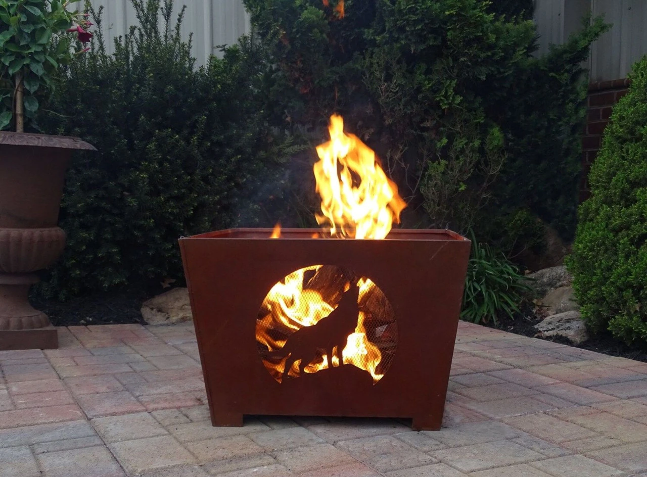 24" Brown Rustic Finish Wolf Square Outdoor Fire Basket 2 24" Brown Rustic Finish Wolf Square Outdoor Fire Basket - Image 2