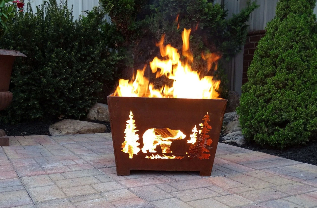 24" Brown Rustic Finish Bear Square Outdoor Fire Basket 2 24" Brown Rustic Finish Bear Square Outdoor Fire Basket - Image 2