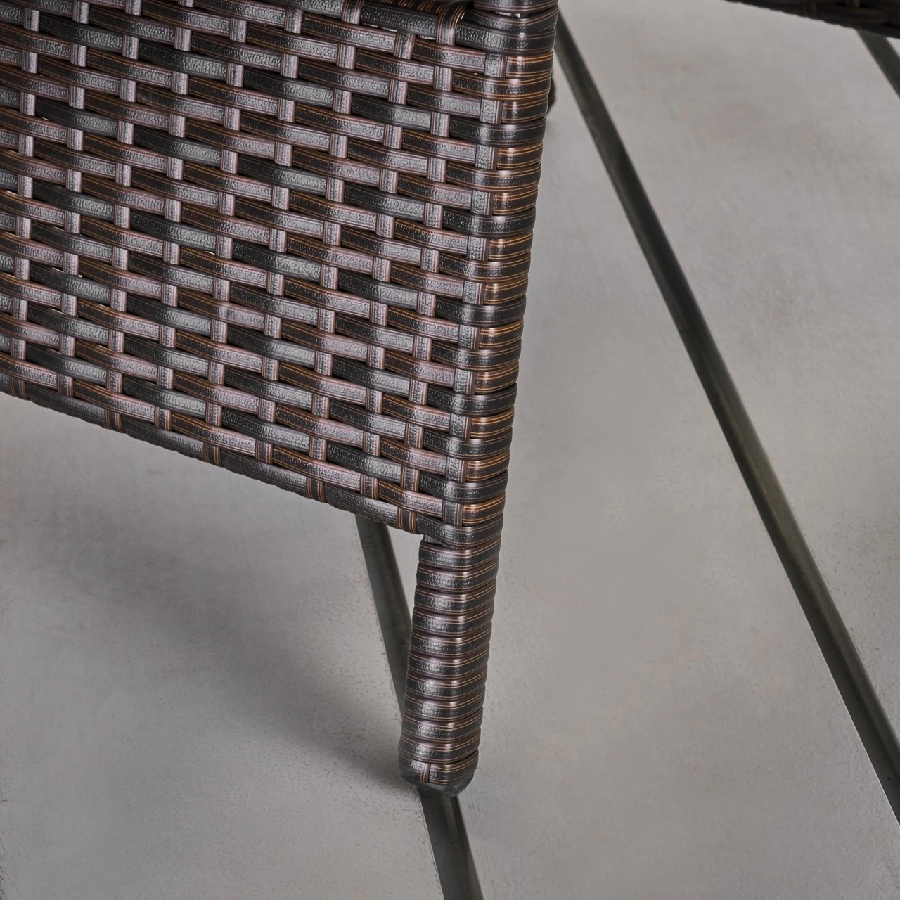 Set Of 3 Brown Wicker Outdoor Furniture Patio Chaise Lounges And Table Set 4 Set Of 3 Brown Wicker Outdoor Furniture Patio Chaise Lounges And Table Set - Image 4